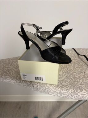 Liz Claiborne Black Slingback Heeled Sandals